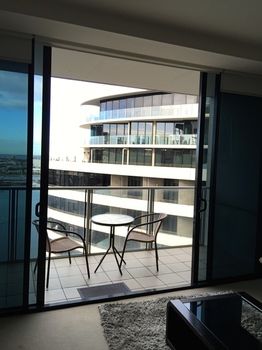 Apartments Melbourne Domain - Docklands - Accommodation QLD 1