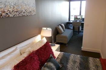 Aura On Flinders Serviced Apartments - Accommodation QLD 4