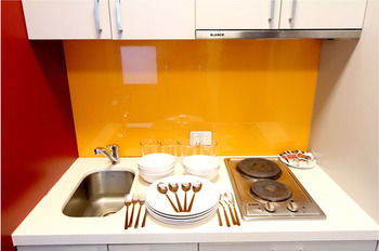 Alston Apartments Hotel - Accommodation QLD 4