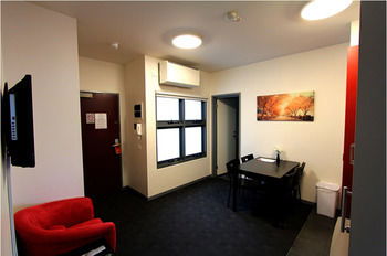 Alston Apartments Hotel - Accommodation QLD 15