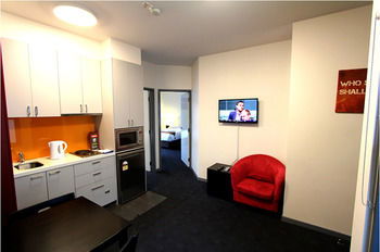Alston Apartments Hotel - Accommodation QLD 17