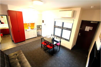 Alston Apartments Hotel - Accommodation QLD 20