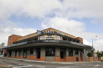 The Lakes Hotel - Accommodation QLD 52