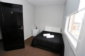 The Lakes Hotel - Accommodation QLD 59
