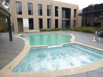 Dingley International Hotel - Accommodation QLD 1