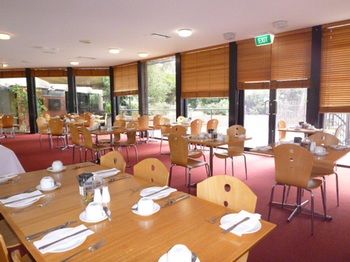 Dingley International Hotel - Accommodation QLD 2