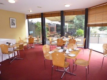 Dingley International Hotel - Accommodation QLD 3