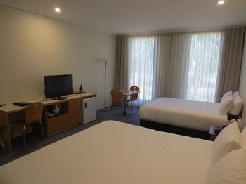 Dingley International Hotel - Accommodation QLD 5