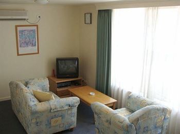 Darling Apartments - Accommodation QLD 7