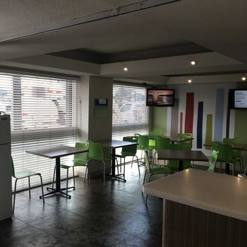 Ibis Budget Fawkner - Accommodation QLD 8