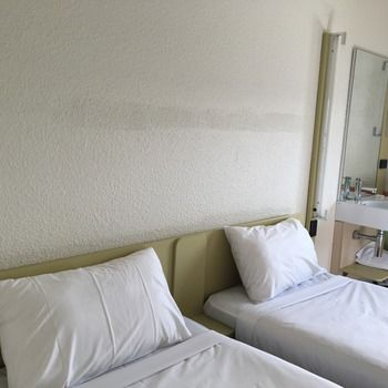 Ibis Budget Fawkner - Accommodation QLD 10