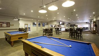 Parkway Hotel - Accommodation QLD 6