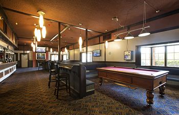 Parkway Hotel - Accommodation QLD 7