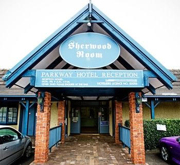 Parkway Hotel - Accommodation QLD 21