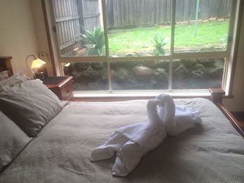 Australian Home Away @ East Doncaster Andersons Creek 1 - Accommodation QLD 5