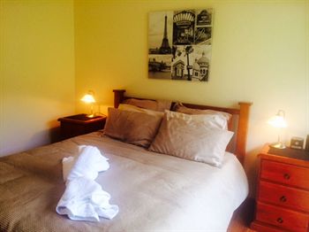 Australian Home Away @ East Doncaster Andersons Creek 1 - Accommodation QLD 6