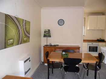 Australian Home Away @ Richmond - Accommodation QLD 2