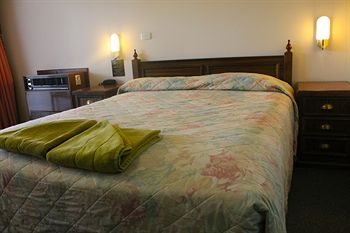 Colonial Motor Inn Lithgow - Accommodation QLD 6