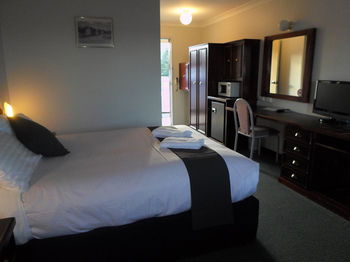 Colonial Motor Inn Lithgow - Accommodation QLD 16