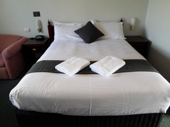 Colonial Motor Inn Lithgow - Accommodation QLD 17
