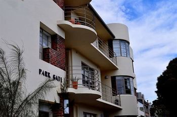 Albert Road Serviced Apartments - Accommodation QLD 1