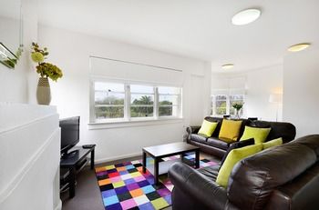 Albert Road Serviced Apartments - Accommodation QLD 3