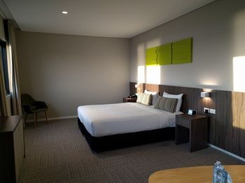 Ibis Styles The Entrance - Accommodation QLD 15