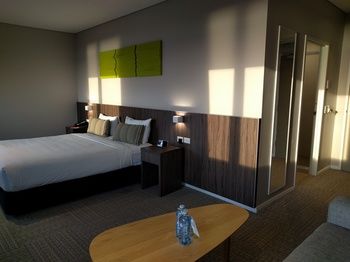 Ibis Styles The Entrance - Accommodation QLD 17