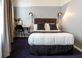 Hotel Harry, An Ascend Hotel Collection Member - Accommodation QLD 4