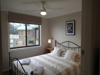 Dungowan Waterfront Apartments - Accommodation QLD 3