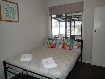 Dungowan Waterfront Apartments - Accommodation QLD 11