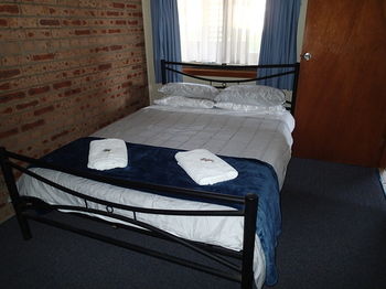 Dungowan Waterfront Apartments - Accommodation QLD 15