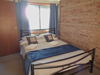 Dungowan Waterfront Apartments - Accommodation QLD 19