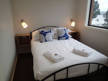 Dungowan Waterfront Apartments - Accommodation QLD 128