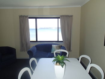 Dungowan Waterfront Apartments - Accommodation QLD 183