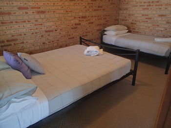 Dungowan Waterfront Apartments - Accommodation QLD 191