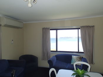 Dungowan Waterfront Apartments - Accommodation QLD 197