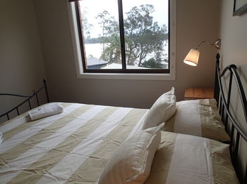 Dungowan Waterfront Apartments - Accommodation QLD 206