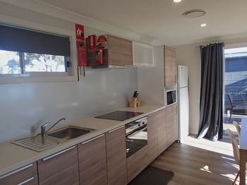 Dungowan Waterfront Apartments - Accommodation QLD 236