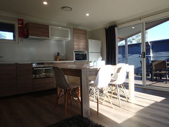 Dungowan Waterfront Apartments - Accommodation QLD 238