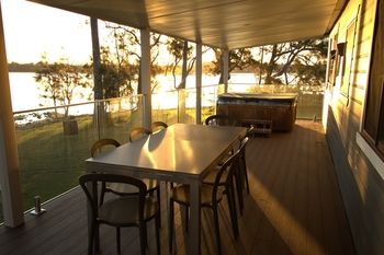 Dungowan Waterfront Apartments - Accommodation QLD 247