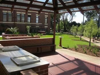 Yarra House Campus Summer Stays - Accommodation QLD 8