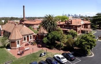 Yarra House Campus Summer Stays - Accommodation QLD 11