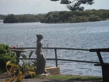 Black Swan Waterfront Motel - Accommodation QLD 3