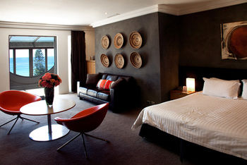 Hotel Ravesis - Accommodation QLD 9