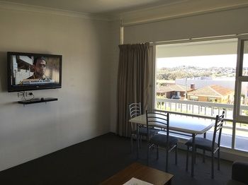 Harbourview Serviced Apartments - Accommodation QLD 53