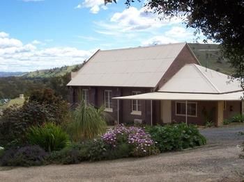 Church House B&B Gundagai - Accommodation QLD 1