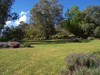 Church House B&B Gundagai - Accommodation QLD 2