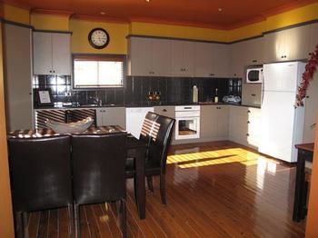 Church House B&B Gundagai - Accommodation QLD 10