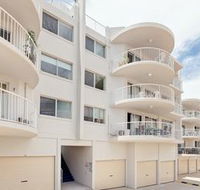 Bayviews amp Harbourview Holiday Apartments - Accommodation QLD